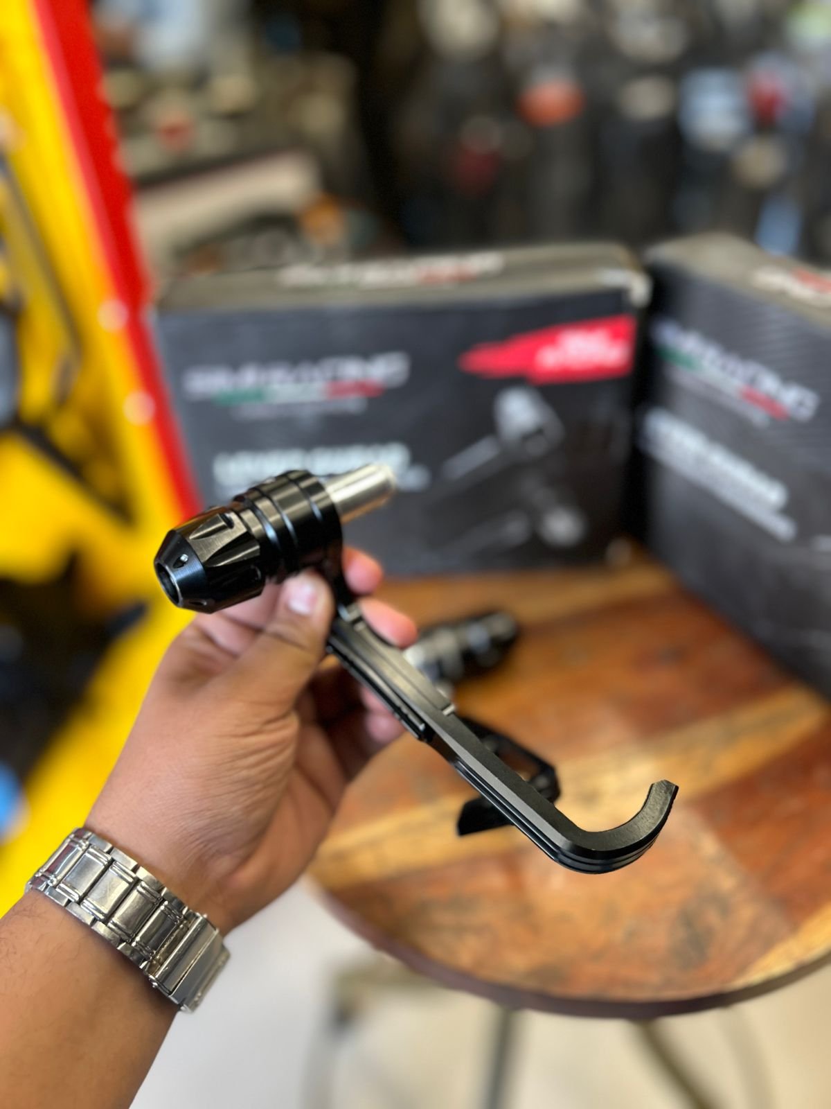 BMW LEVER GUARD - Image 4